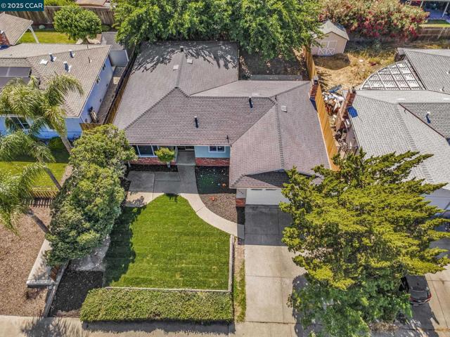 1330 Aster Dr, Antioch CA: https://media.crmls.org/mediaz/ce4e770e-d96c-4989-8949-2ebe394bf5e8.jpg