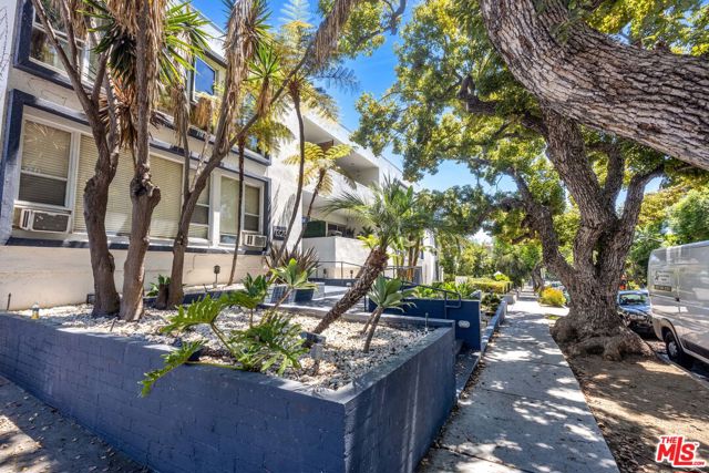 1328 Havenhurst Drive, West Hollywood, California 90046, 1 Bedroom Bedrooms, ,1 BathroomBathrooms,Condominium,For Sale,Havenhurst,24430221