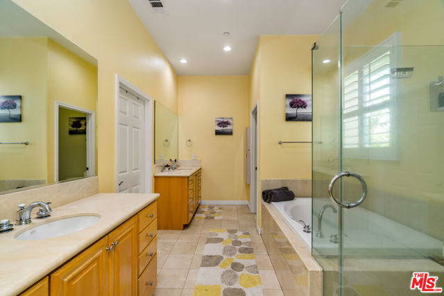 5734 Celedon, Playa Vista CA: https://media.crmls.org/mediaz/ce4f774c-ff17-4132-8d08-4fb73068ae70.jpg