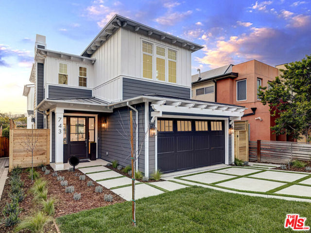 743 Haverford Avenue, Pacific Palisades CA: https://media.crmls.org/mediaz/ce4fc088-bd35-4fcc-b3fa-1016506bda8b.jpg