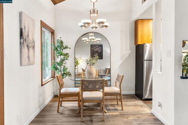 2720 Oak Rd, Walnut Creek CA: https://media.crmls.org/mediaz/ce50e6f6-17a6-4fda-867d-286d7309a4bf.jpg