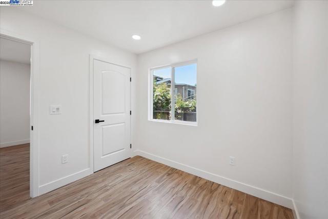 917 Channing Way, Berkeley CA: https://media.crmls.org/mediaz/ce5155e9-250f-4ae1-a284-8a11e65ae283.jpg