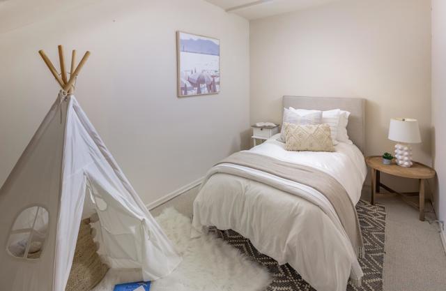 2977 Ocean Street, Carlsbad CA: https://media.crmls.org/mediaz/ce515eaf-ac20-4624-b8e5-c1452adfee90.jpg