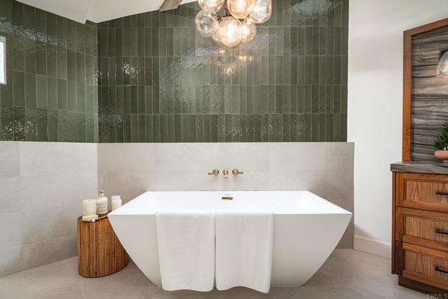 6449 Las Colinas, Rancho Santa Fe CA: https://media.crmls.org/mediaz/ce51677c-a2fd-41fc-989c-2dec44006262.jpg