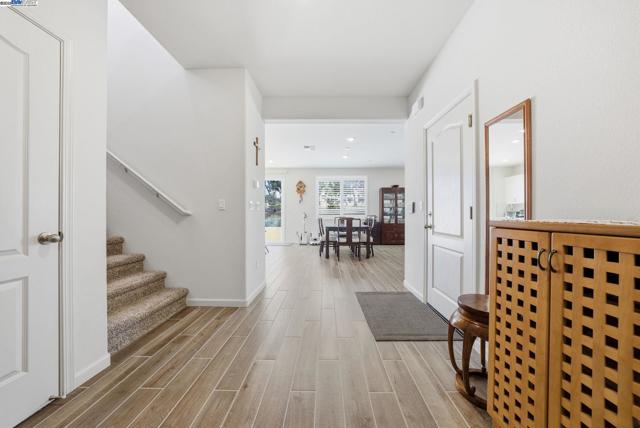 4158 Markovich Ct, Richmond CA: https://media.crmls.org/mediaz/ce519d46-b968-4851-940b-e4f978b94c53.jpg