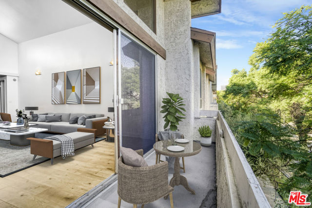 1531 Camden Avenue, Los Angeles CA: https://media.crmls.org/mediaz/ce524917-51fe-4ee1-b329-69403eb2e27b.jpg