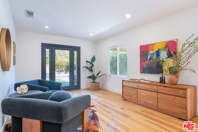 15220 Valleyheart Drive, Sherman Oaks CA: https://media.crmls.org/mediaz/ce53e880-9da2-4f27-87f5-4d6ced5763dc.jpg