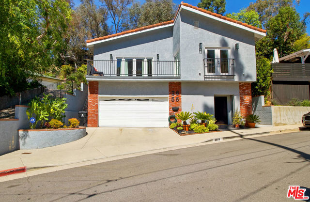 2655 Saxon Drive, Los Angeles CA: https://media.crmls.org/mediaz/ce53feae-616c-4f90-a002-7aaf7864a8ce.jpg