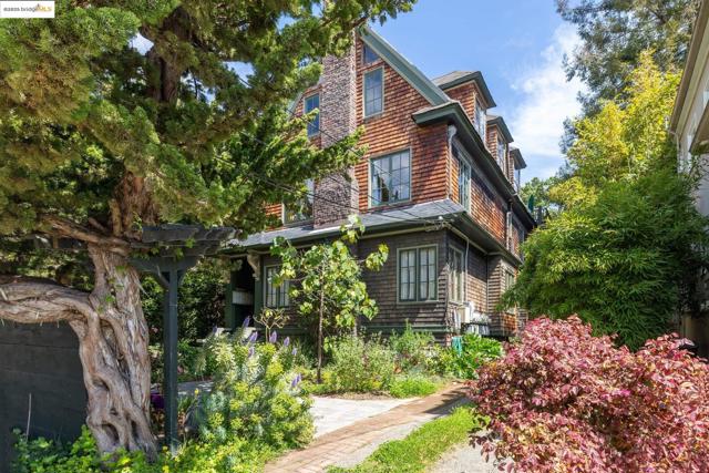 2633 Benvenue, Berkeley CA: https://media.crmls.org/mediaz/ce54138b-5f11-4c41-8957-98eeb87669c7.jpg