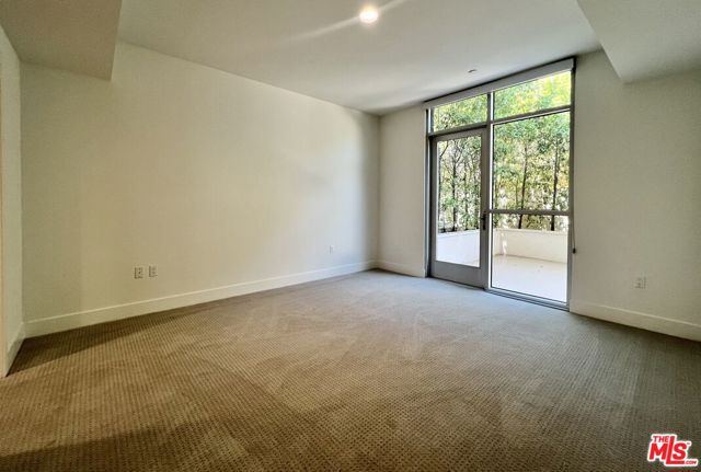 11715 W BELLAGIO Road, Los Angeles CA: https://media.crmls.org/mediaz/ce546d11-b36f-4620-bf5a-fbceabdb0113.jpg