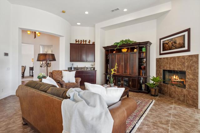 80143 Miramonte Lane, La Quinta CA: https://media.crmls.org/mediaz/ce54a628-14cd-4c9d-9d8e-6a264cd22f12.jpg