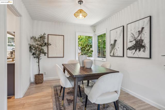 7069 Saroni Dr, Oakland CA: https://media.crmls.org/mediaz/ce54bc22-ca60-4cff-8397-08ef4d1edc1f.jpg