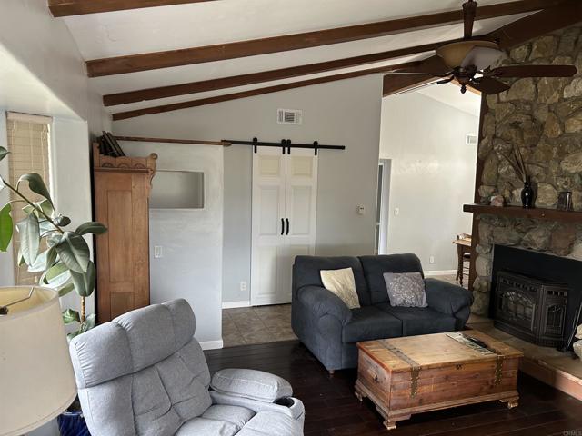 Detail Gallery Image 6 of 36 For 18461 Santa Anita St, Tehachapi,  CA 93561 - 3 Beds | 2 Baths