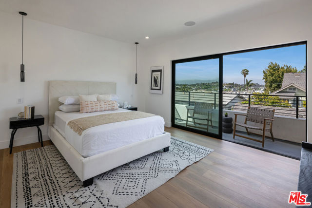 2005 Bellevue Avenue, Los Angeles CA: https://media.crmls.org/mediaz/ce5518d1-2744-4fae-925b-c7955b3cc3c7.jpg