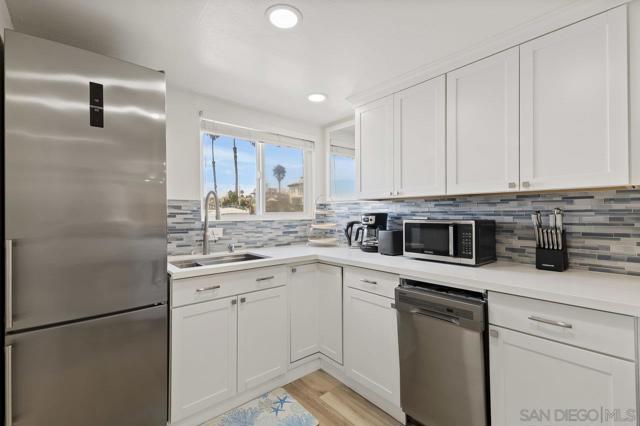 803 S Pacific St, Oceanside CA: https://media.crmls.org/mediaz/ce552c3e-435f-4272-974a-11417feb5845.jpg
