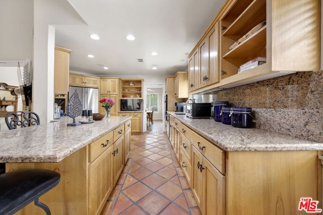 28461 Driver Avenue, Agoura Hills CA: https://media.crmls.org/mediaz/ce5551b3-9fe4-4c29-9951-2d40ed1c1984.jpg