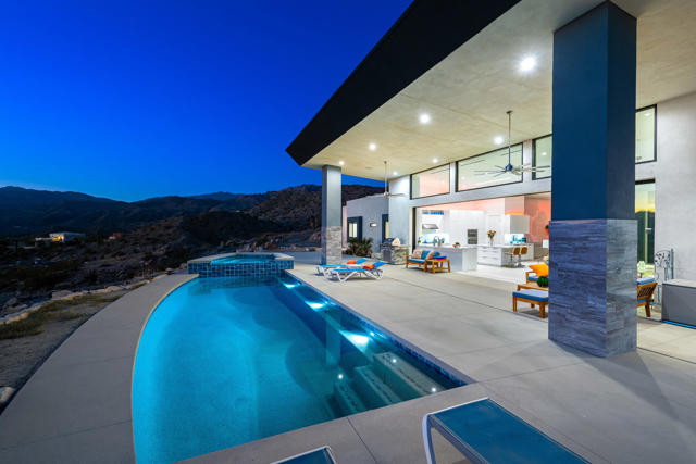 Image 47 of 65 For 71260 Oasis Trail