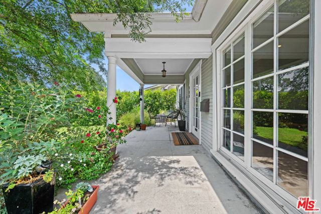 568 N Gower Street, Los Angeles CA: https://media.crmls.org/mediaz/ce5721af-fdcf-41dc-8ad3-5f4ed5f5383d.jpg