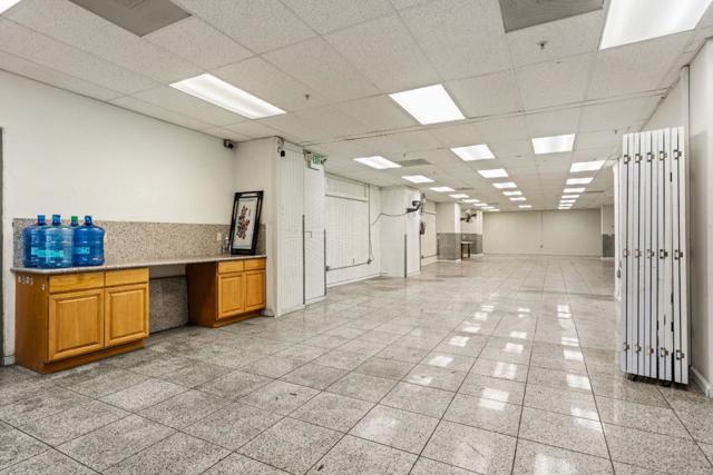 Image 31 of 52 For 1114 Howard Street