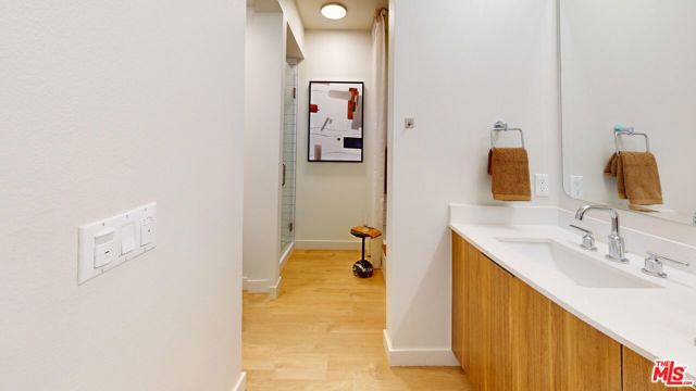 13900 Panay Way, Marina del Rey CA: https://media.crmls.org/mediaz/ce592862-a210-404e-bc8e-4479ceae0239.jpg