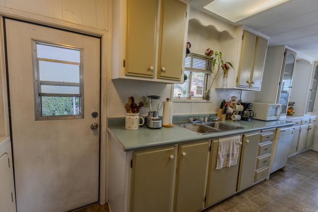 Detail Gallery Image 9 of 29 For 351 E Bradley Ave #48,  El Cajon,  CA 92021 - 2 Beds | 1 Baths
