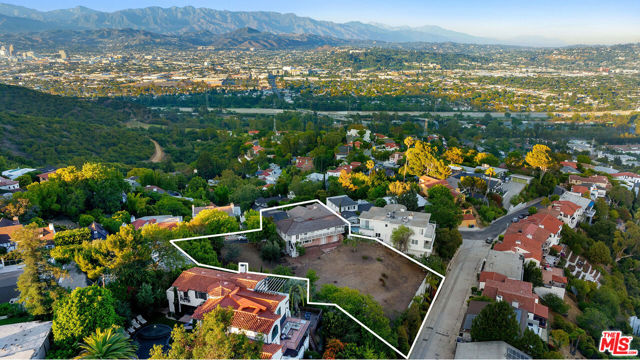 3775 Amesbury Road, Los Angeles CA: https://media.crmls.org/mediaz/ce59b0a6-a412-4cd4-8cec-9e0508fdd43a.jpg
