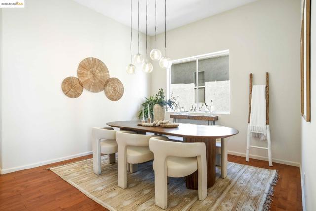 661 Via Rialto, Oakland CA: https://media.crmls.org/mediaz/ce59cde9-1fd0-43f1-a653-3abf67034b7b.jpg