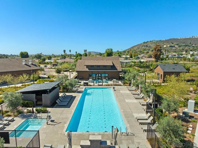 1938 Julie Dawn Pl, Escondido CA: https://media.crmls.org/mediaz/ce5a5f08-8585-4e45-822c-d38ed4906c8e.jpg