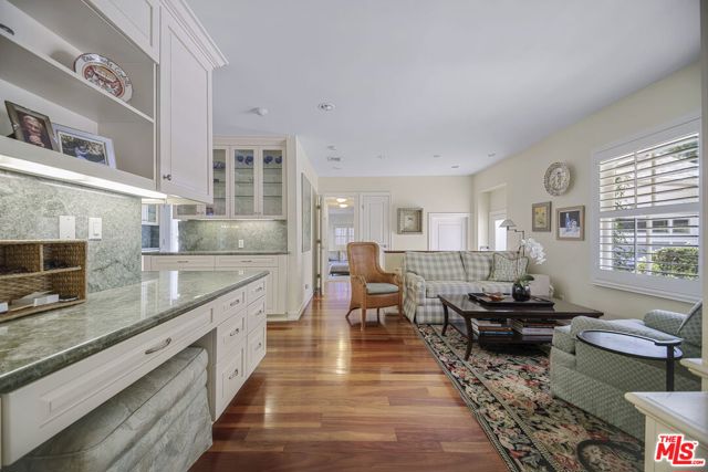 2660 Carman Crest Drive, Los Angeles CA: https://media.crmls.org/mediaz/ce5b6204-6727-4023-bc31-f6e621dcc4c4.jpg