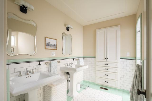 2810 Ivy Street, San Diego CA: https://media.crmls.org/mediaz/ce5bdc60-7e1f-4ff8-b1a2-fe0f03315ef2.jpg