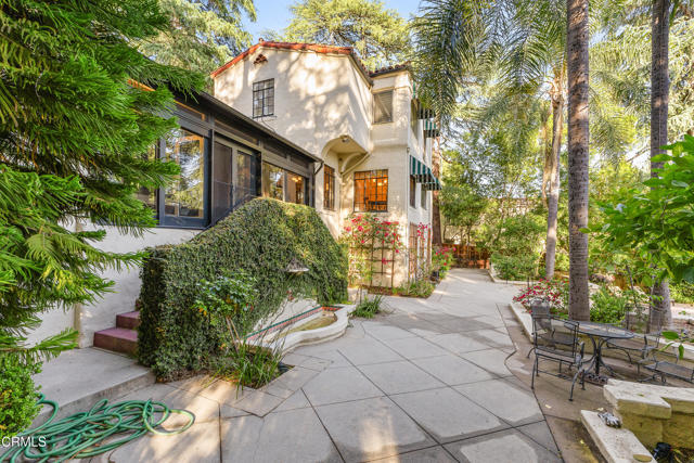 5321 Alta Canyada Road, La Canada Flintridge CA: https://media.crmls.org/mediaz/ce5c9d78-b4d7-4db5-825d-8e6d0f15704f.jpg