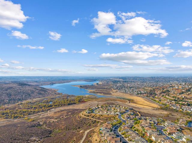 2168 Pointe Parkway, Spring Valley CA: https://media.crmls.org/mediaz/ce5c9e01-c973-430d-bc5c-b8306d5829c6.jpg