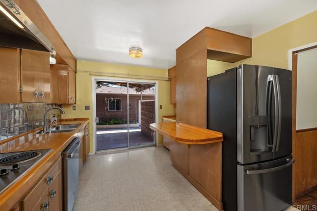 Detail Gallery Image 15 of 37 For 3973 69th St, San Diego,  CA 92115 - 3 Beds | 2 Baths