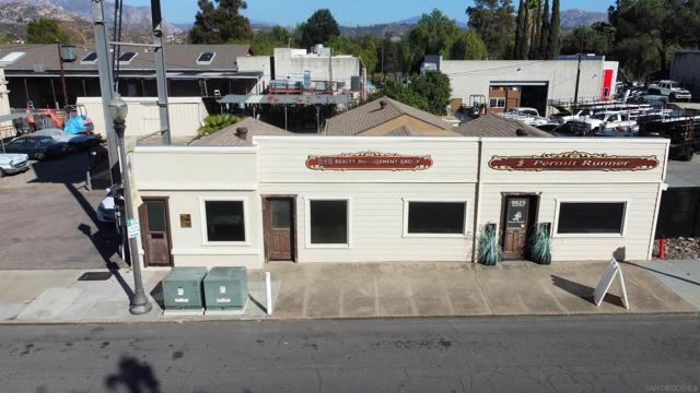 9825 Maine Avenue, Lakeside, California 92040, 2 Bedrooms Bedrooms, ,Single Family Residence,For Sale,Maine Avenue,250028605SD