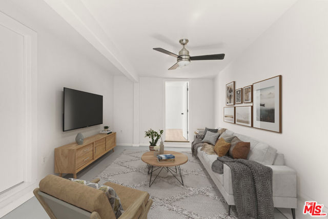1434 24th Street, Santa Monica CA: https://media.crmls.org/mediaz/ce5e4427-e753-4921-b850-d192f28316f5.jpg