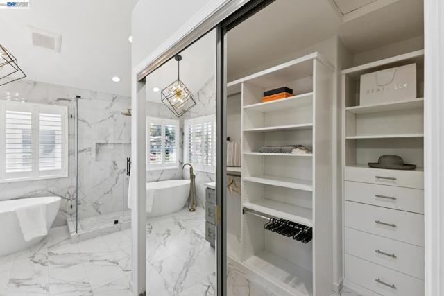 Image 37 of 60 For 674 Crystal Ct