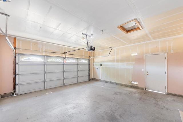 4 Mistyvale Ct, Sacramento CA: https://media.crmls.org/mediaz/ce5fffc6-7101-4b6d-abab-2755d5ff0e24.jpg