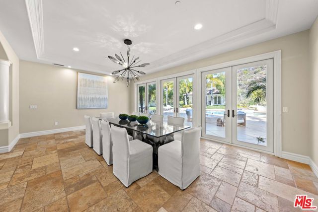 25043 Abercrombie Lane, Calabasas CA: https://media.crmls.org/mediaz/ce6148fb-ba68-468c-a2dd-3cb5ee4517b3.jpg