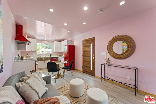 17660 Martha Street, Encino CA: https://media.crmls.org/mediaz/ce616c1d-d607-4790-8bbf-734b4e97e5ec.jpg