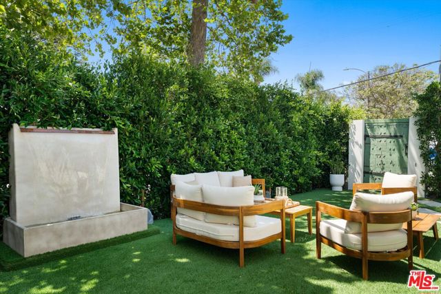 100 S La Jolla Avenue, Los Angeles CA: https://media.crmls.org/mediaz/ce61f8e7-64bc-4b81-8e2b-9b3fc2ba1905.jpg