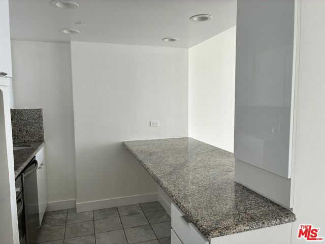 201 Ocean Avenue, 1002B photo 4
