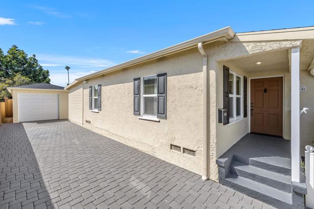 4730 Winona Ave, San Diego CA: https://media.crmls.org/mediaz/ce626174-981f-4d1b-a537-3a50751c446e.jpg