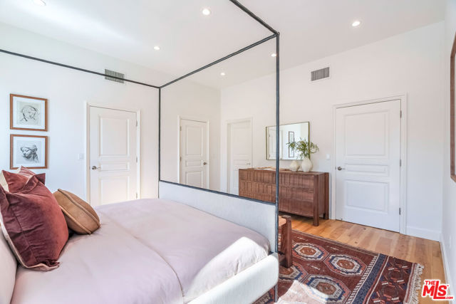 15220 Valleyheart Drive, Sherman Oaks CA: https://media.crmls.org/mediaz/ce629b31-4bbc-4cb9-bd90-920e7e3f30fa.jpg