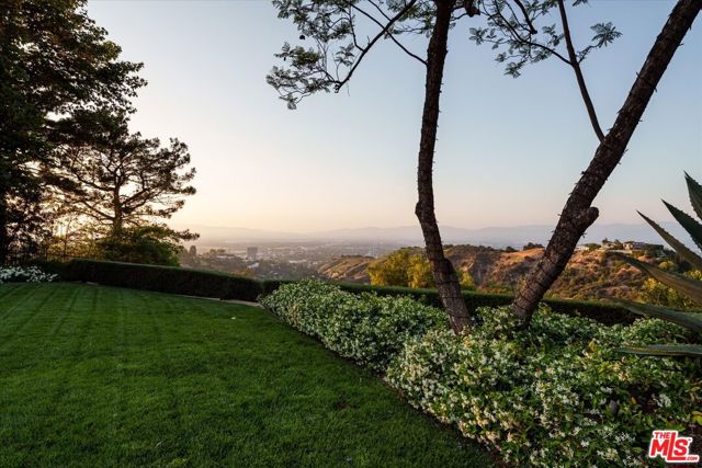 Drew Fenton | 3350 Stoneridge Lane Los Angeles CA | MLS: 7244168