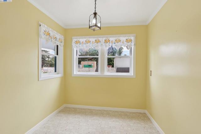 11768 Main St, Sunol CA: https://media.crmls.org/mediaz/ce645b07-bc35-464f-bdba-38fc2c2e4979.jpg