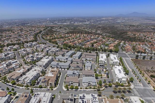 5506 Sandcliff Ln, San Diego CA: https://media.crmls.org/mediaz/ce646c15-753b-4464-9e7a-8802b7348e86.jpg