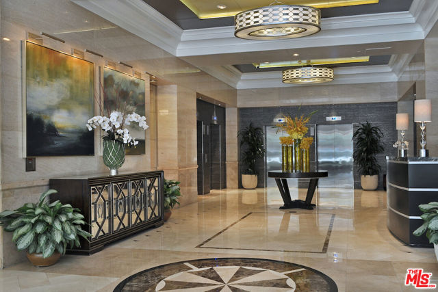 10520 Wilshire Boulevard, Los Angeles CA: https://media.crmls.org/mediaz/ce64afc5-a407-4537-854b-e20f0b475ef3.jpg