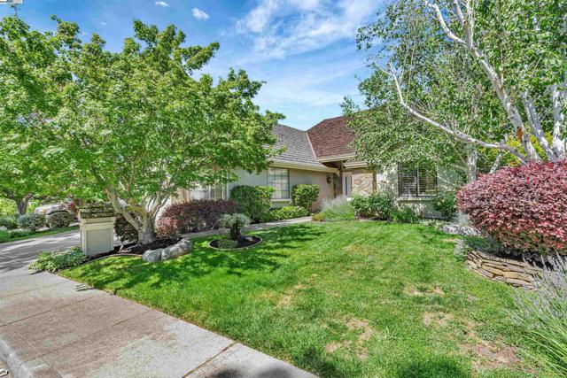 158 Golden Ridge Rd, Alamo CA: https://media.crmls.org/mediaz/ce64d221-609f-4d3e-9e2b-edfb836adb86.jpg
