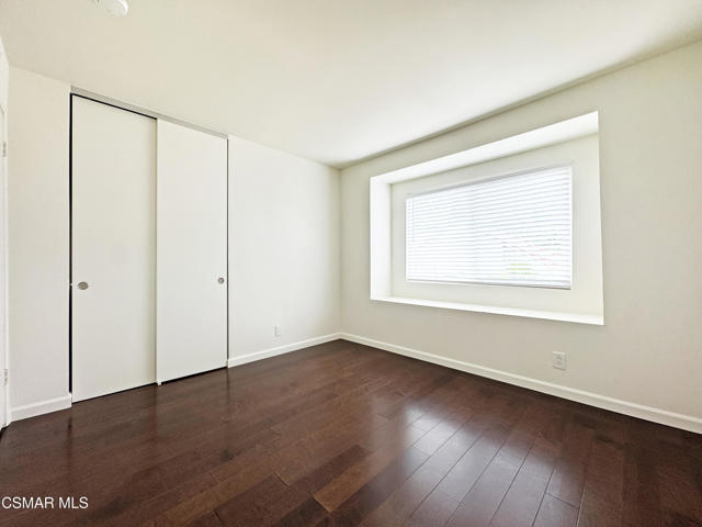 607 Valley Oak Lane, Newbury Park CA: https://media.crmls.org/mediaz/ce651726-cc85-428d-8585-d950e40d07d3.jpg