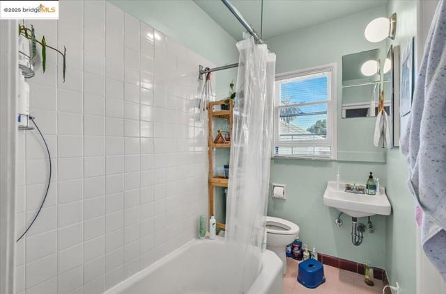 1827 Berkeley Way, Berkeley CA: https://media.crmls.org/mediaz/ce654f66-969b-4fb3-b609-302b3d275bd0.jpg